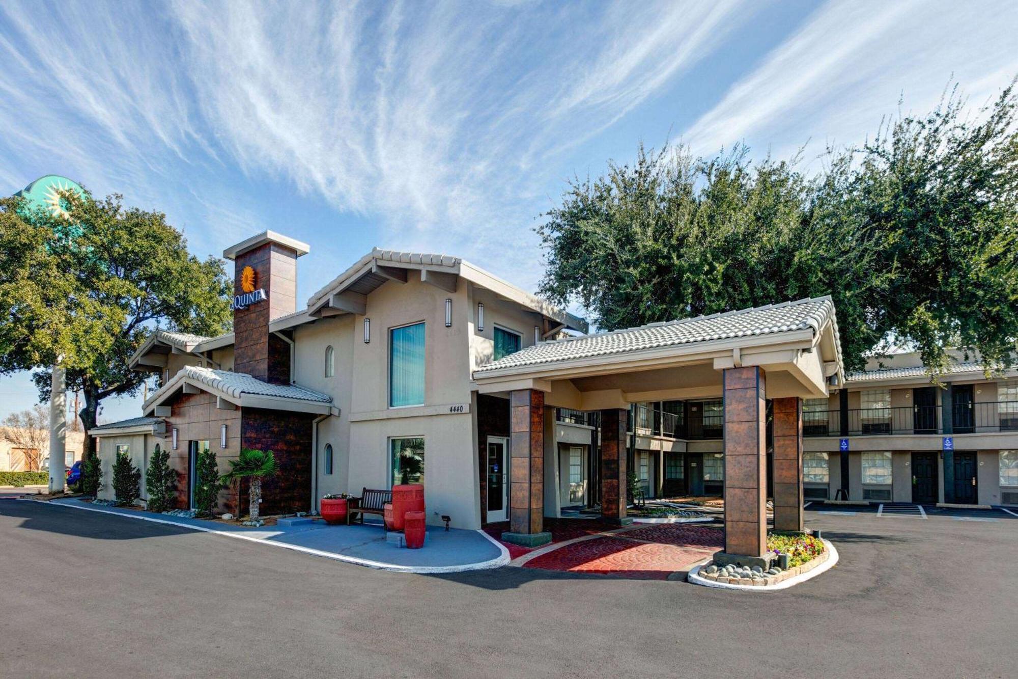 La Quinta Inn By Wyndham Dallas Uptown Dış mekan fotoğraf